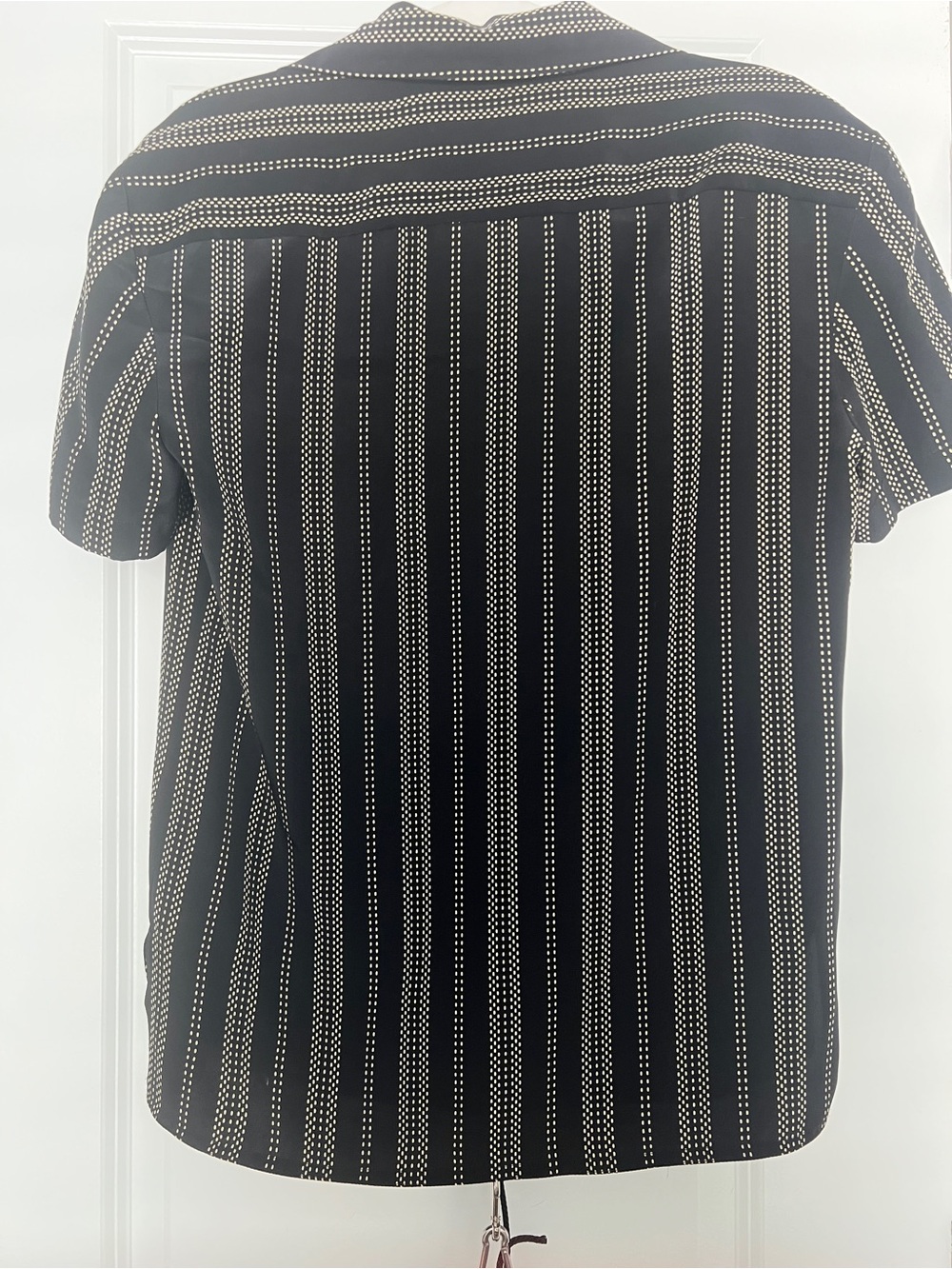 Vintage Ellen Tracy Black Short-Sleeve Stripe Shirt- 100% Silk - Quiet Luxury - Picture 4 of 4